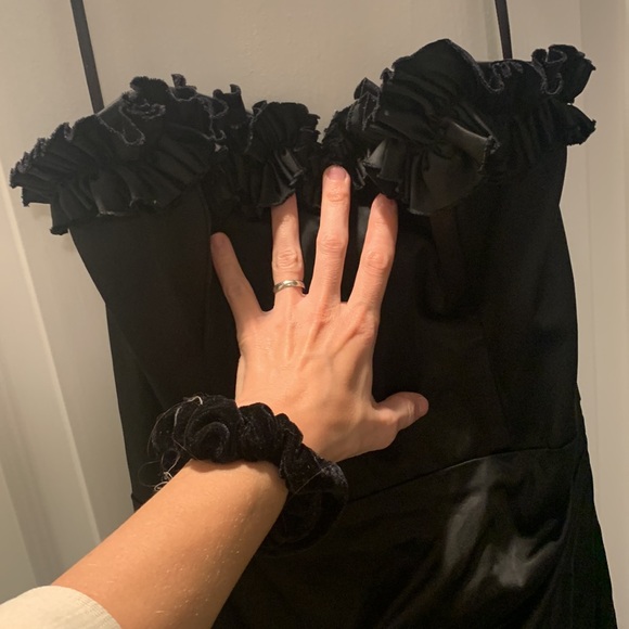 White House black market size 8 strapless sweetheart neckline black cocktail - Picture 2 of 5